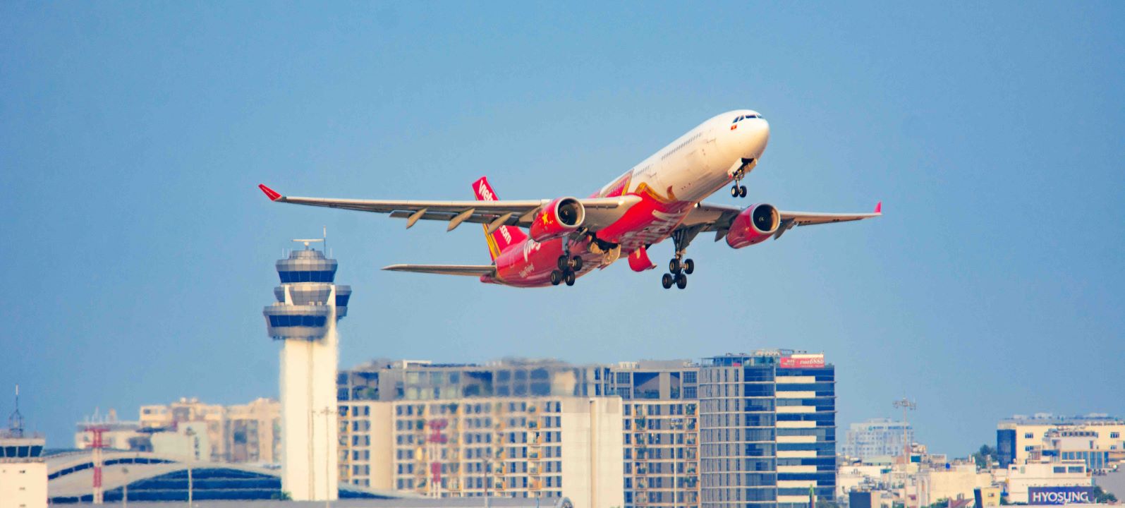 VietJet Marks 200 Million Passengers Milestone with Exclusive 20% Discount on Economy Tickets for Indian Travelers!